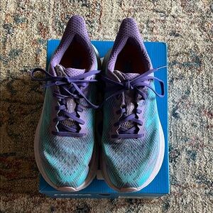 Hoka Women's Clifton 9 Running Shoe.